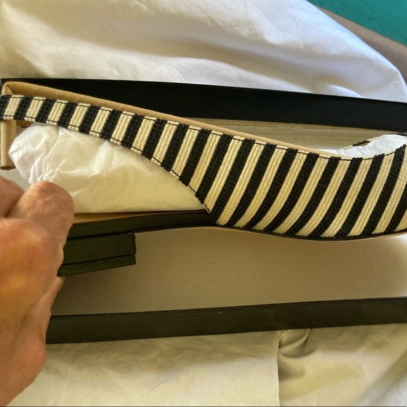 Talbots size 9 Slings. - Picture 3 of 4